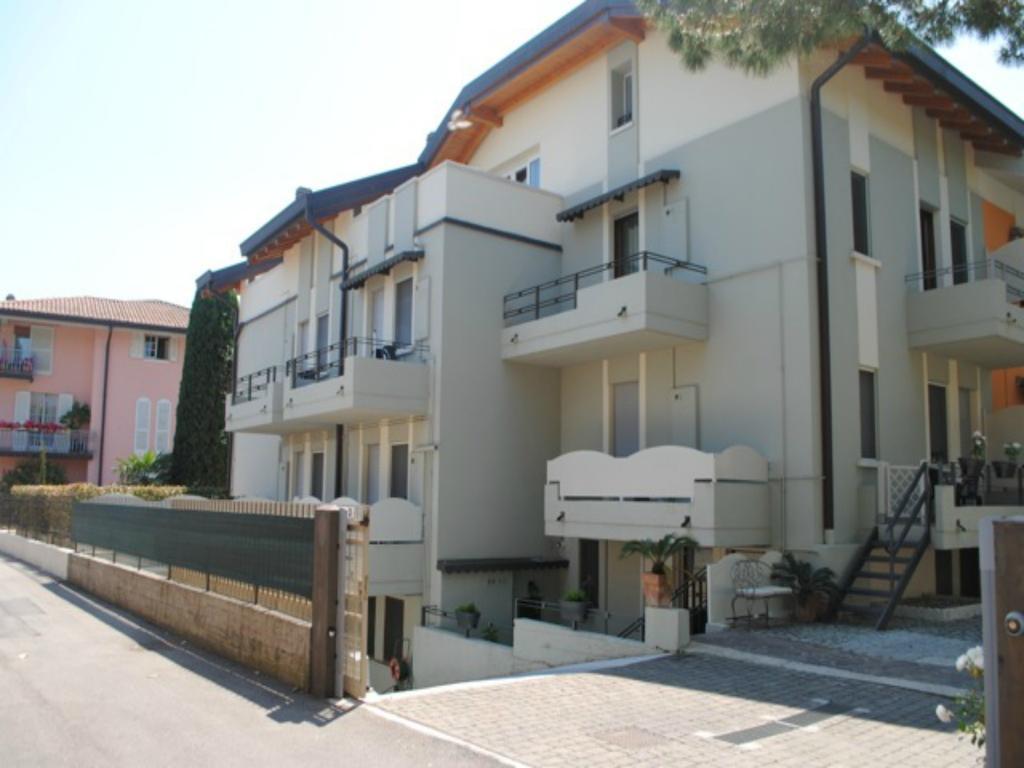 Monica Appartamenti Sirmione Luaran gambar