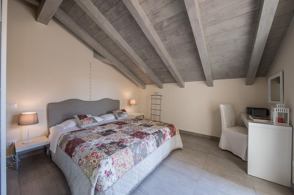 Monica Appartamenti Sirmione Luaran gambar